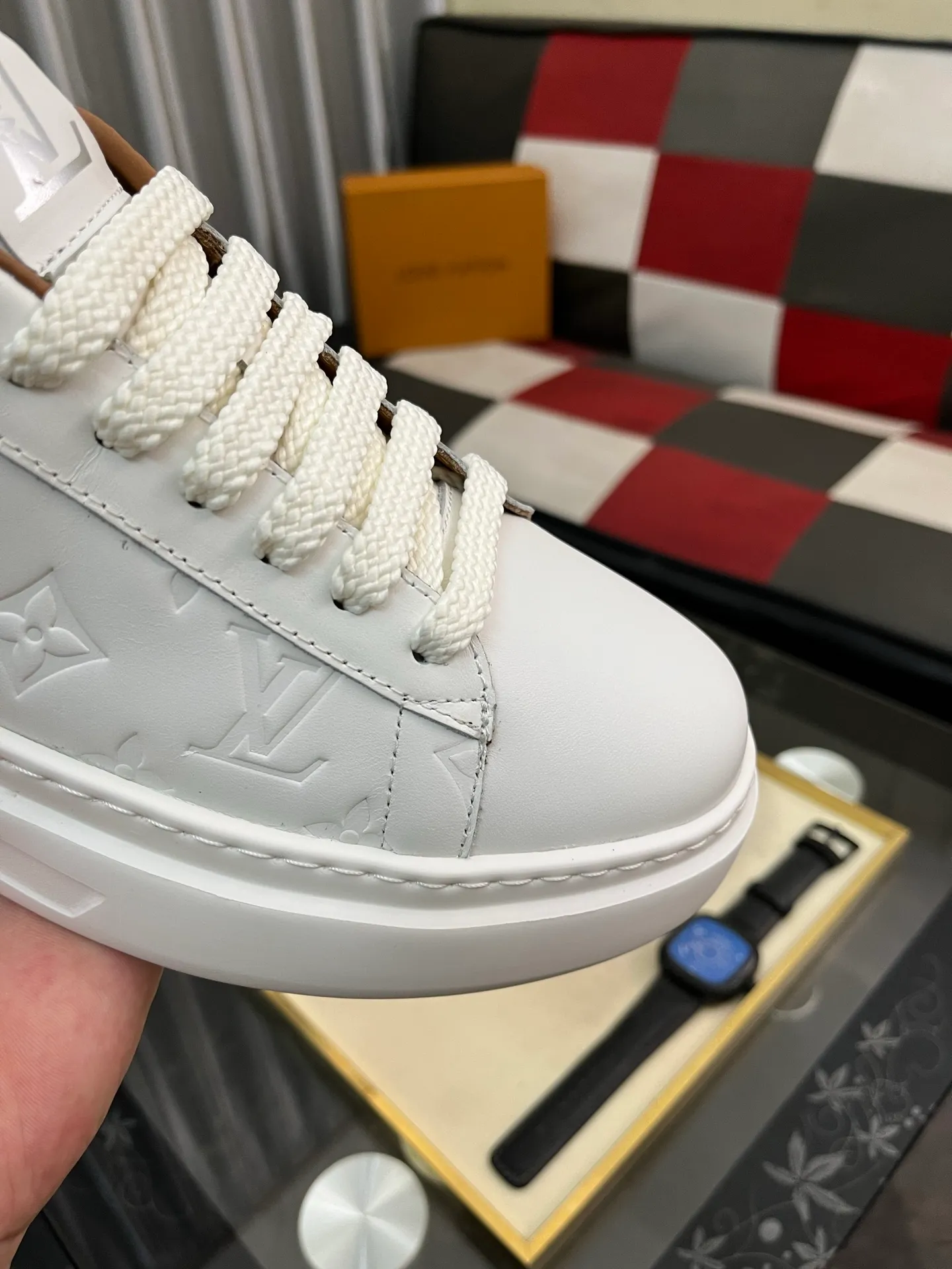 Men's shoes 💰480⌚️⌚️【LOUlS VUlTTON】Louis Vuitton～unique modern sneakers. LV counter purchasing 🏃casual shoes😍😍 Men's 2025 counters are on sale at the same time. The original brand imported from Italy selects first-layer soft cowhide. ➕Special material 🐑Sheepskin lining Size: 38-442⃣️Colors available
